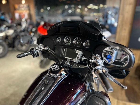 2014 Harley-Davidson Tri Glide, пурпурный, 2200000 рублей - вид 6