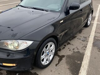 2011 BMW 1 серии 118i I (E81/E82/E87/E88) Рестайлинг, чёрный, 750000 рублей, вид 3