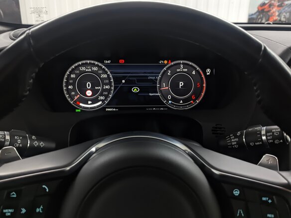 2019 Jaguar F-Pace I, чёрный, 4200000 рублей - вид 14