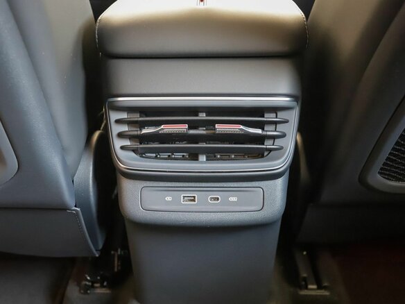 2025 Hongqi HS3, зелёный, 3300000 рублей - вид 17