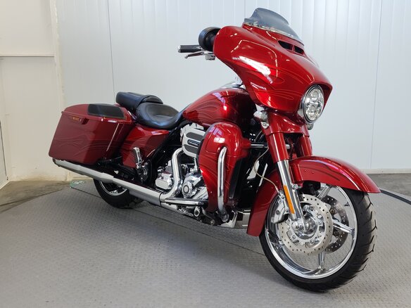 2016 Harley-Davidson CVO Street Glide, красный, 1569000 рублей - вид 1