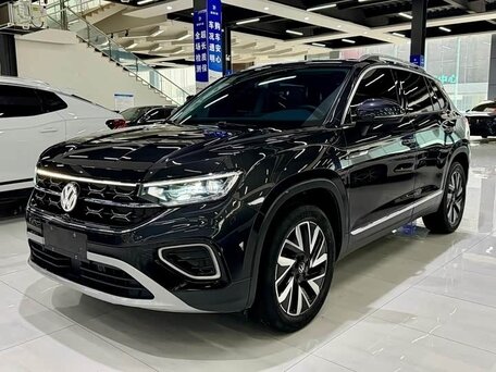 2023 Volkswagen Tayron I Рестайлинг, серый, 2660000 рублей, вид 1