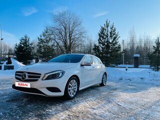 2014 Mercedes-Benz A-Класс 180 III (W176), белый, 1690000 рублей, вид 3