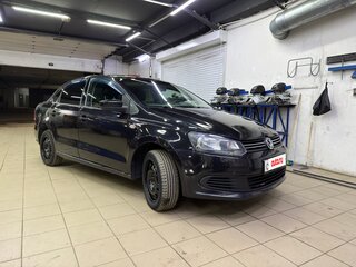 2015 Volkswagen Polo V Рестайлинг, чёрный, 520000 рублей, вид 1