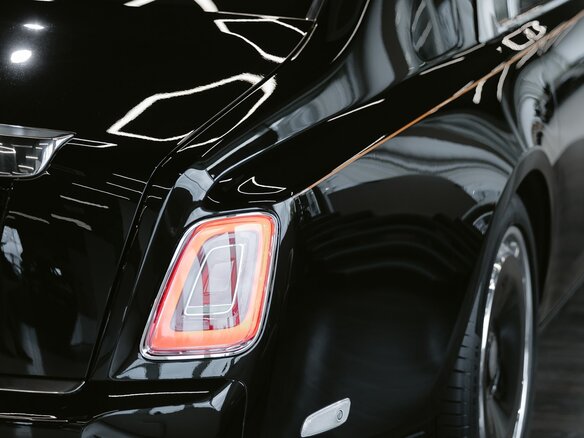 2021 Rolls-Royce Phantom VIII (Series I), чёрный, 45000000 рублей - вид 30