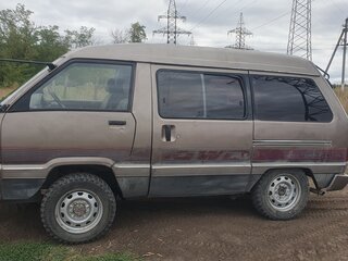1991 Toyota Town Ace II Рестайлинг 2, коричневый, 370000 рублей, вид 4