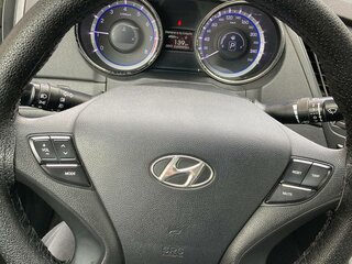 2011 Hyundai Sonata VI (YF), серый, 920000 рублей, вид 4