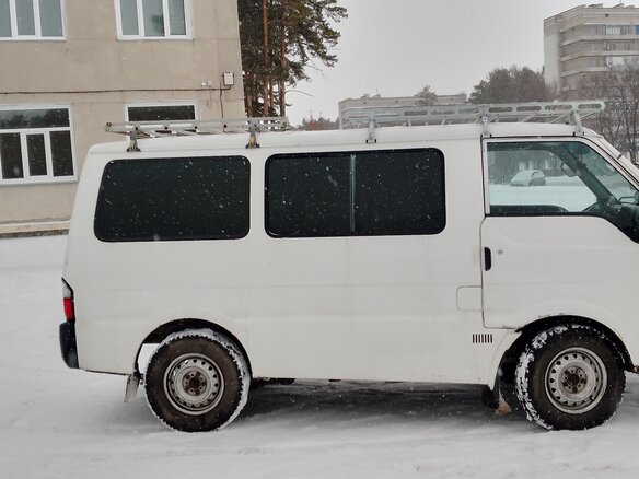 2000 Mazda Bongo IV, белый, 400000 рублей - вид 4