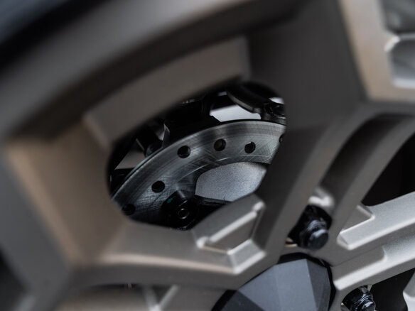 2026 BRP Can-Am Outlander X MR 1000R, серебристый, 2225000 рублей - вид 3