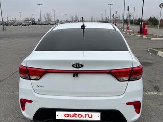 2017 Kia Rio IV, белый, 1250000 рублей, вид 5