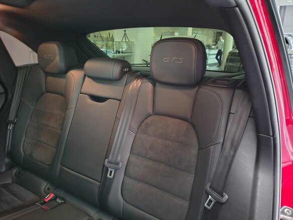 2016 Porsche Macan GTS I, красный, 3300000 рублей - вид 23