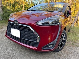 2020 Toyota Sienta II Рестайлинг, пурпурный, 1900000 рублей, вид 4