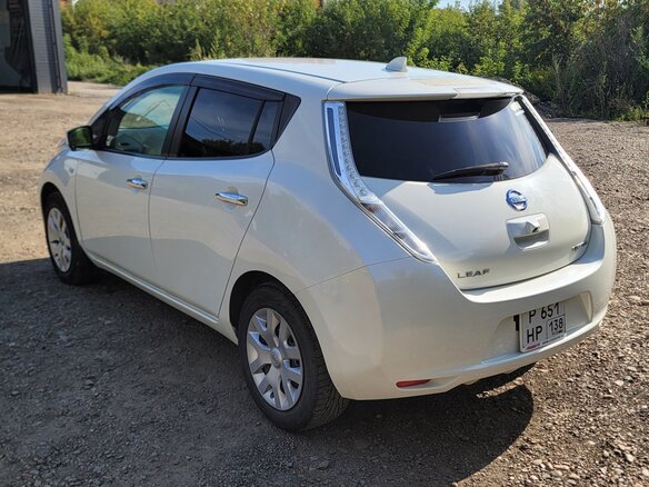 2016 Nissan Leaf 30kWh I (ZE0/AZE0), белый, 999000 рублей - вид 5
