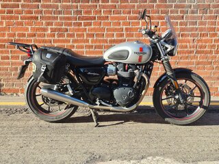 2016 Triumph Street Twin, серебристый, 575000 рублей, вид 4
