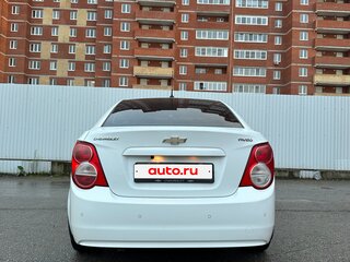 2013 Chevrolet Aveo II, белый, 680000 рублей, вид 5