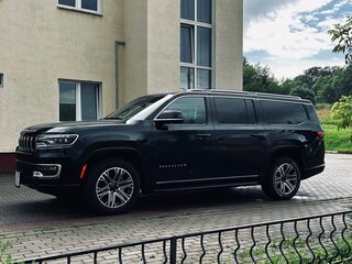 2023 Jeep Wagoneer WS, чёрный, 5100000 рублей, вид 3