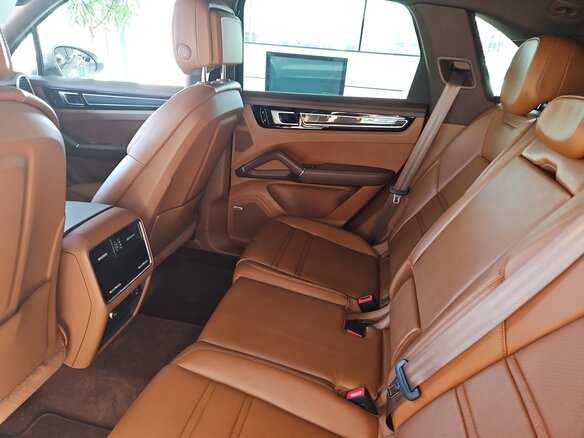 2019 Porsche Cayenne III, коричневый, 5300000 рублей - вид 8