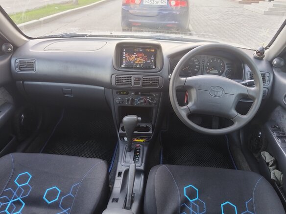 2000 Toyota Sprinter Carib III, белый, 330000 рублей - вид 7