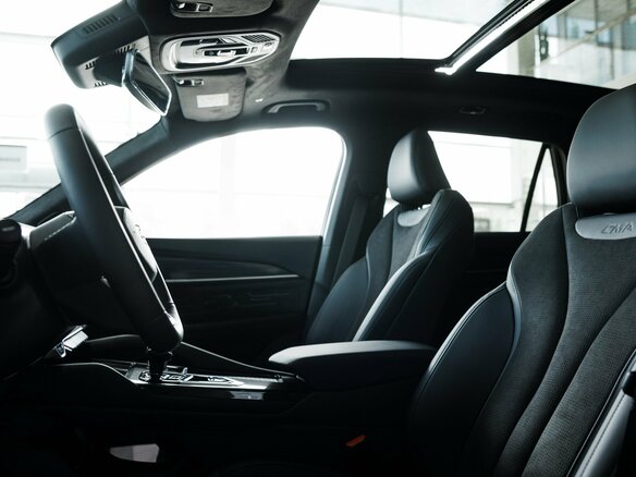 2026 Geely Monjaro I, серебристый, 4954990 рублей - вид 13