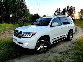 2010 Toyota Land Cruiser 200 Series, белый, 3190000 рублей, вид 4