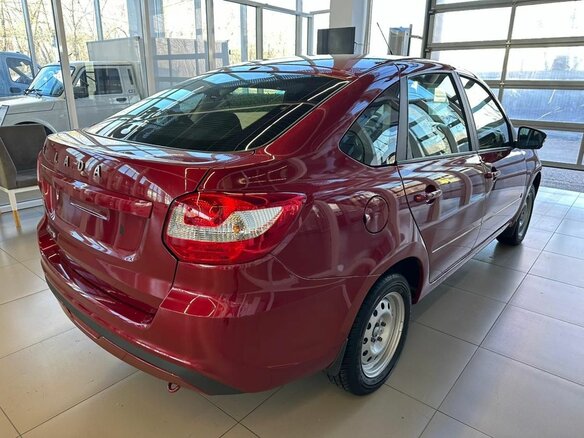 2026 Lada (ВАЗ) Granta I Рестайлинг, красный, 1344000 рублей - вид 5