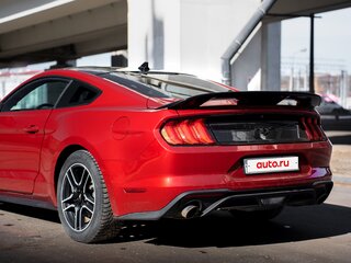 2020 Ford Mustang VI Рестайлинг, красный, 3330000 рублей, вид 4