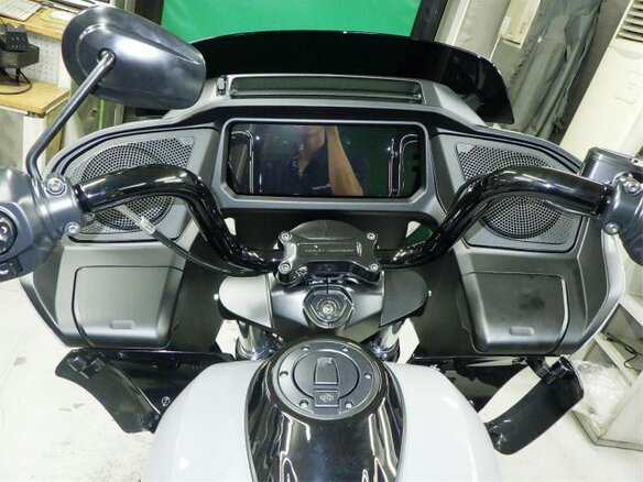 2026 Harley-Davidson Road Glide ST, серый - вид 12