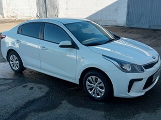 2018 Kia Rio IV, белый, 1200000 рублей, вид 4