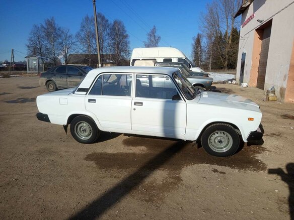 2010 Lada (ВАЗ) 2107, белый, 400000 рублей - вид 12