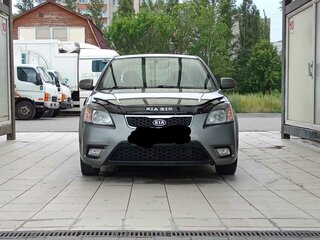 2010 Kia Rio II Рестайлинг, серебристый, 645000 рублей, вид 3