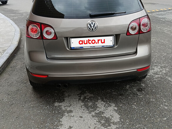 2011 Volkswagen Golf Plus II, серый, 600000 рублей - вид 9