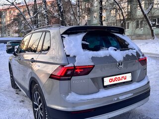2019 Volkswagen Tiguan II, серый, 2390000 рублей, вид 4