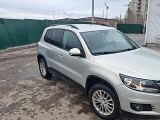 2013 Volkswagen Tiguan I Рестайлинг, серебристый, 950000 рублей, вид 2