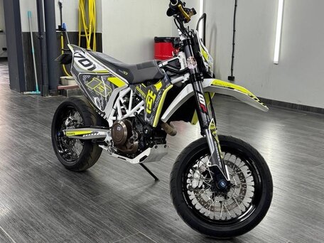 2016 Husqvarna 701 Supermoto, жёлтый, 790000 рублей, вид 2