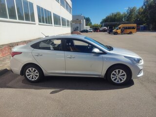 2018 Hyundai Solaris II, серебристый, 1450000 рублей, вид 4