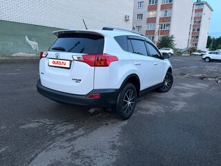 2013 Toyota RAV4 IV (XA40), белый, 1650000 рублей, вид 2