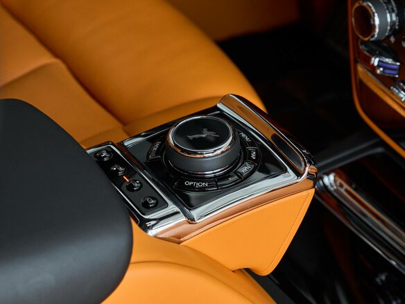 2024 Rolls-Royce Phantom VIII Рестайлинг (Series II), чёрный, 57000000 рублей - вид 19