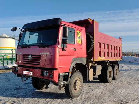 2022 Sinotruk Howo ZZ3327, красный, 3681250 рублей, вид 1