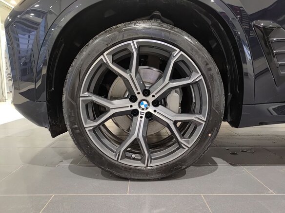 2025 BMW X5 Long 30Li IV (G05/G18) Рестайлинг, чёрный, 10900000 рублей - вид 17