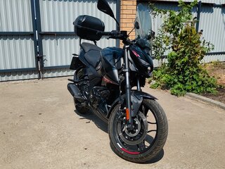 2023 Bajaj Pulsar N250, чёрный, 255000 рублей, вид 2