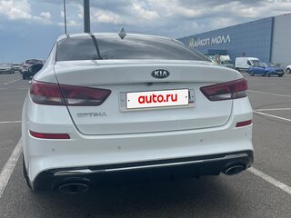 2018 Kia Optima IV Рестайлинг, белый, 1780000 рублей, вид 3