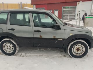 2017 Chevrolet Niva I Рестайлинг, серый, 500000 рублей, вид 4