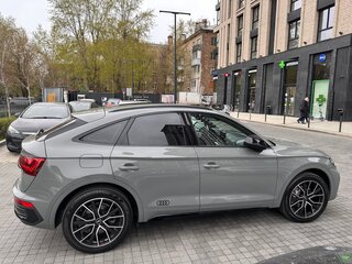2022 Audi Q5 Sportback 45 TFSI I (FY), серый, 5700000 рублей, вид 4