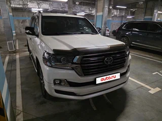 2017 Toyota Land Cruiser 200 Series Рестайлинг 2, белый, 7600000 рублей, вид 1