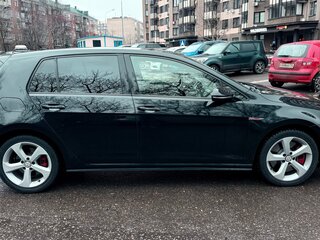 2014 Volkswagen Golf GTI VII, чёрный, 2300000 рублей, вид 4