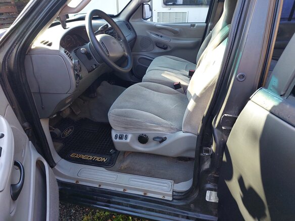 2001 Ford Expedition I, чёрный, 750000 рублей - вид 4