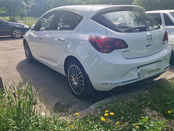 2013 Opel Astra J Рестайлинг, белый, 760000 рублей - вид 7
