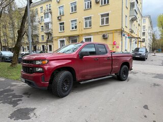 2020 Chevrolet Silverado Double Cab IV (T1XX), красный, 4999999 рублей, вид 4