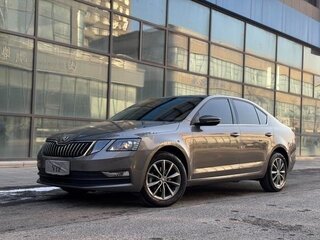 2022 Skoda Octavia III (A7) Рестайлинг, коричневый, 1600000 рублей, вид 1