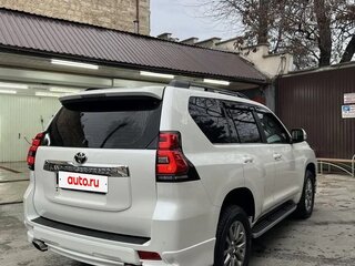 2018 Toyota Land Cruiser Prado 150 Series Рестайлинг 2, белый, 7500000 рублей, вид 3